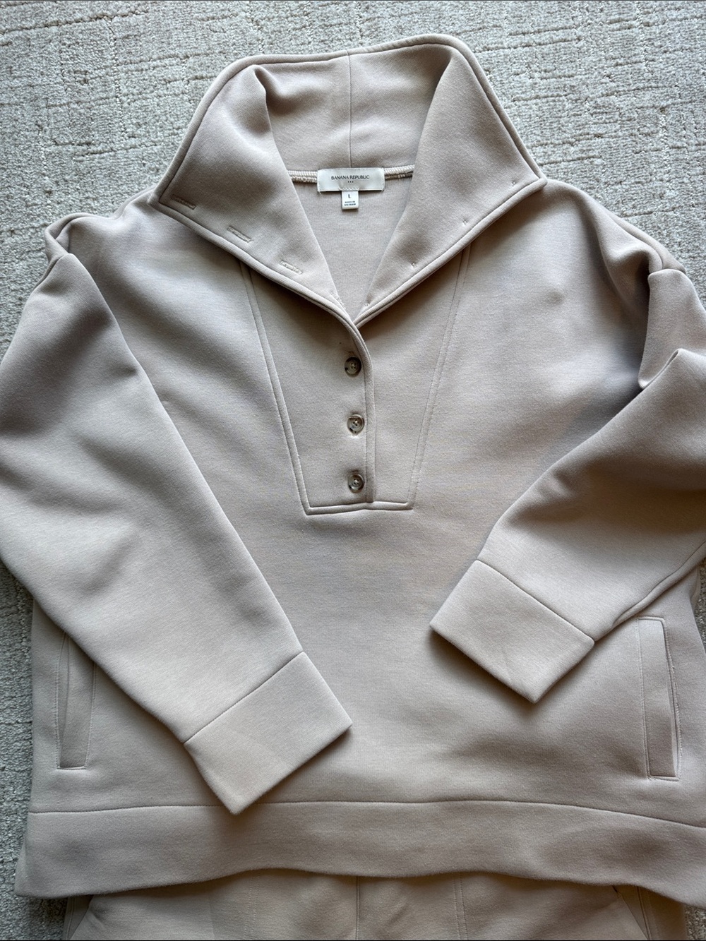 Banana Republic Weekender Matching Set - Picture 2 of 4